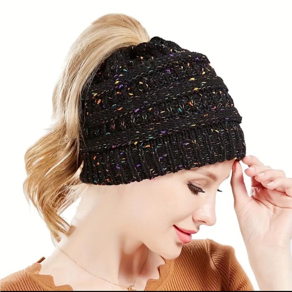 Ponytail winter hat